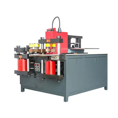 Punzonatrice piegatrice idraulica per taglio sbarre collettrici in India